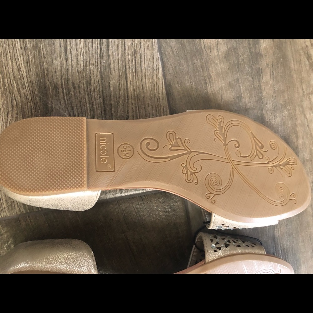 Gold Sandals - Picture 4 of 4